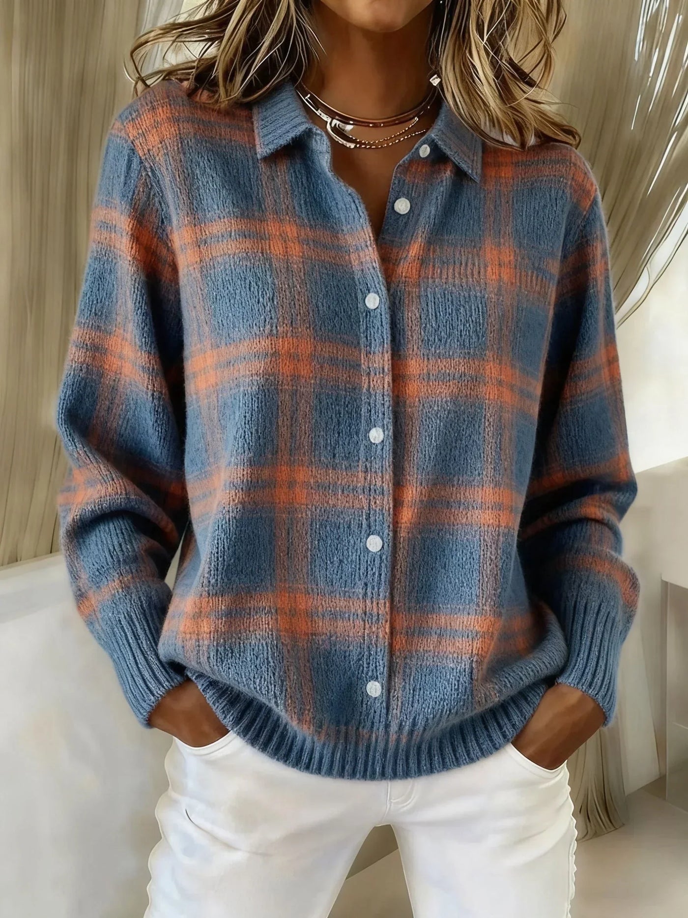 Victoria | Retro Plaid Sweater with Casual Contrast