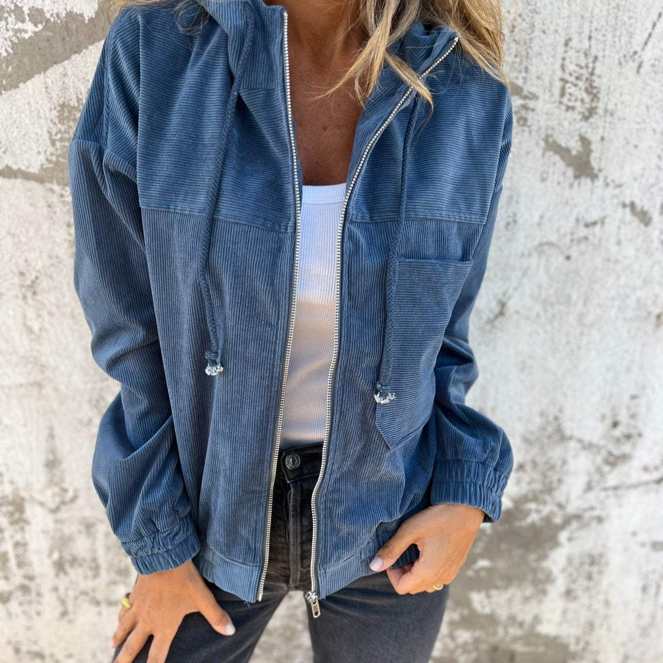 Lila – Casual Jacket with Hood and Zip